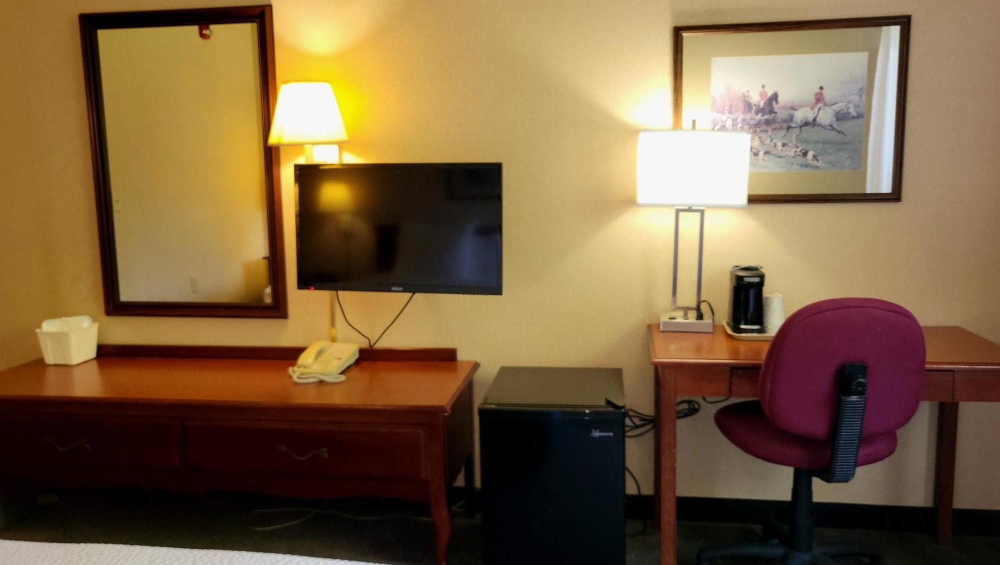 Magnuson Hotel West Liberty Екстериор снимка